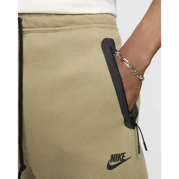 Nike Tech Fleece Open Hem Pants Neutral Olive HJ6533-276 Men’s Size Medium